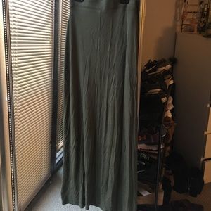 Military green Charlotte Russe maxi skirt - xs